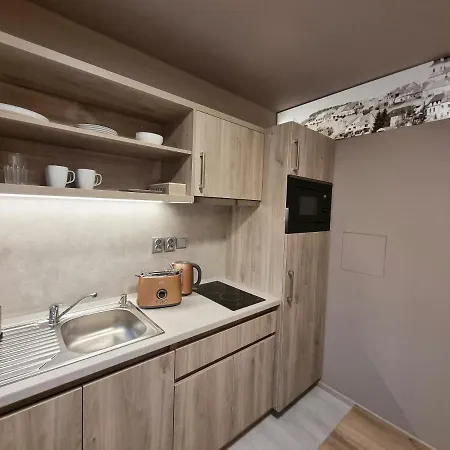 Apartman Etenia *