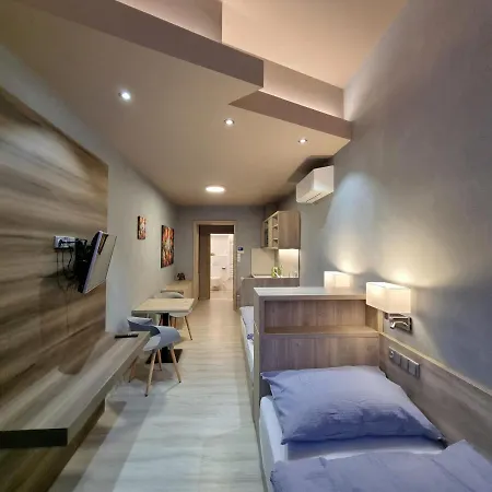 Apartman Etenia *