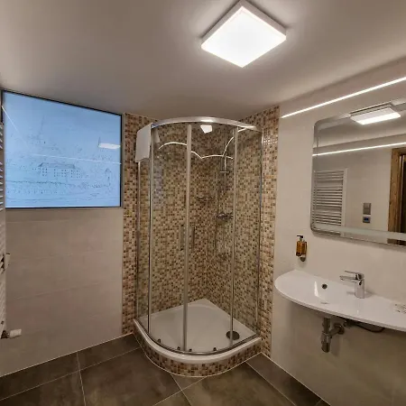 Etenia Apartman *